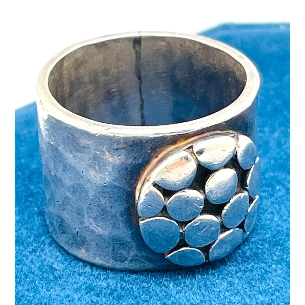 Wide Band Sterling Silver Hammered Ring Circle Pebbles Just Be 925 Size 7 - 7.5